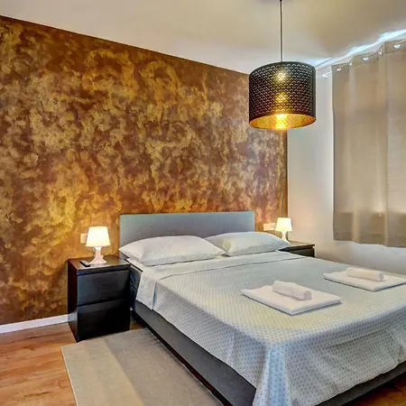 M Apartman