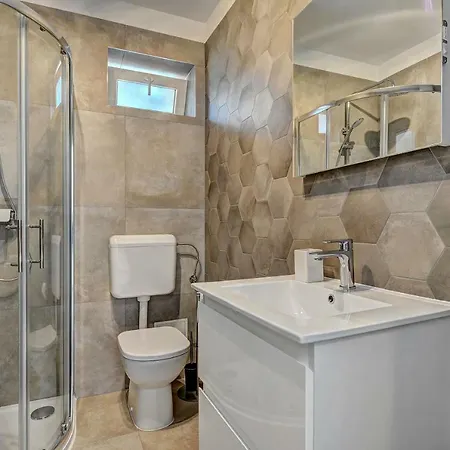 M Apartman