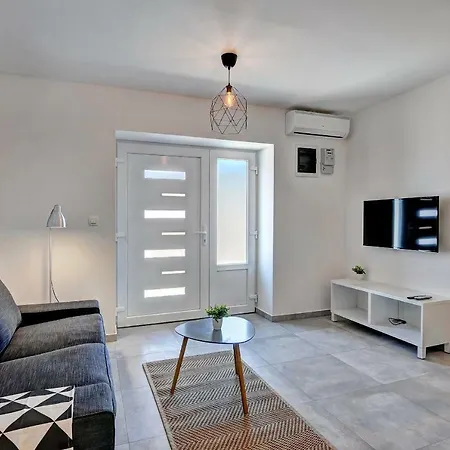 M Apartman